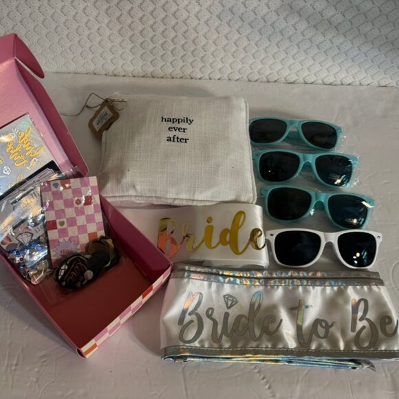 NWT Wedding & Bridal Bachelorette Set -Sunglasses, Sashes, Confetti and More - Picture 2 of 9